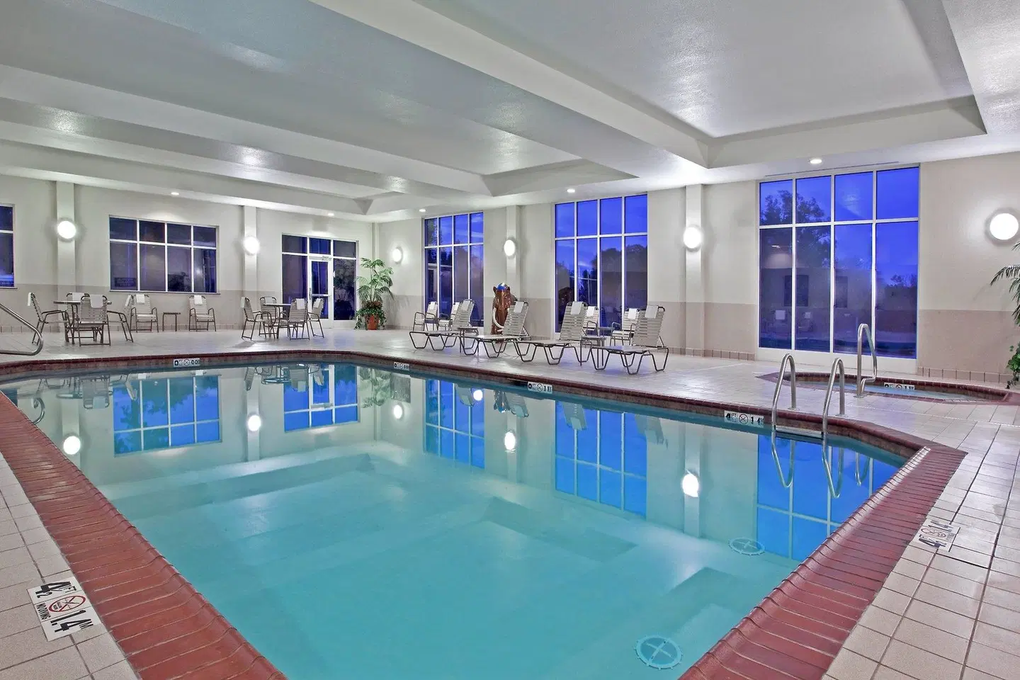 Holiday Inn Purdue - Fort Wayne by IHG Hallenbad