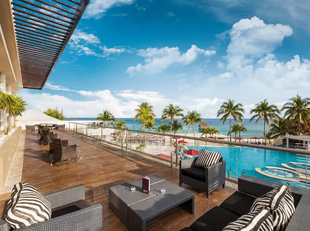 The Fives Beach Terrasse