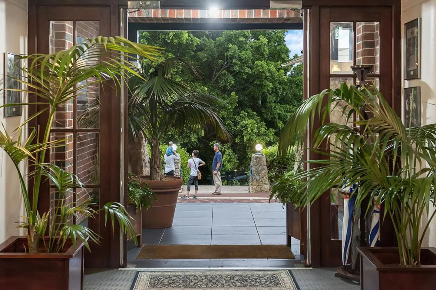 Caves House Hotel EXTERIOR