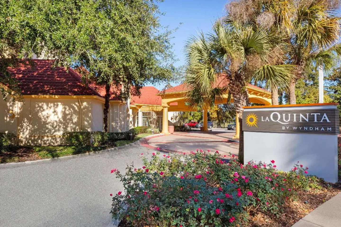 La Quinta Inn & Suites Ocala EXTERIOR