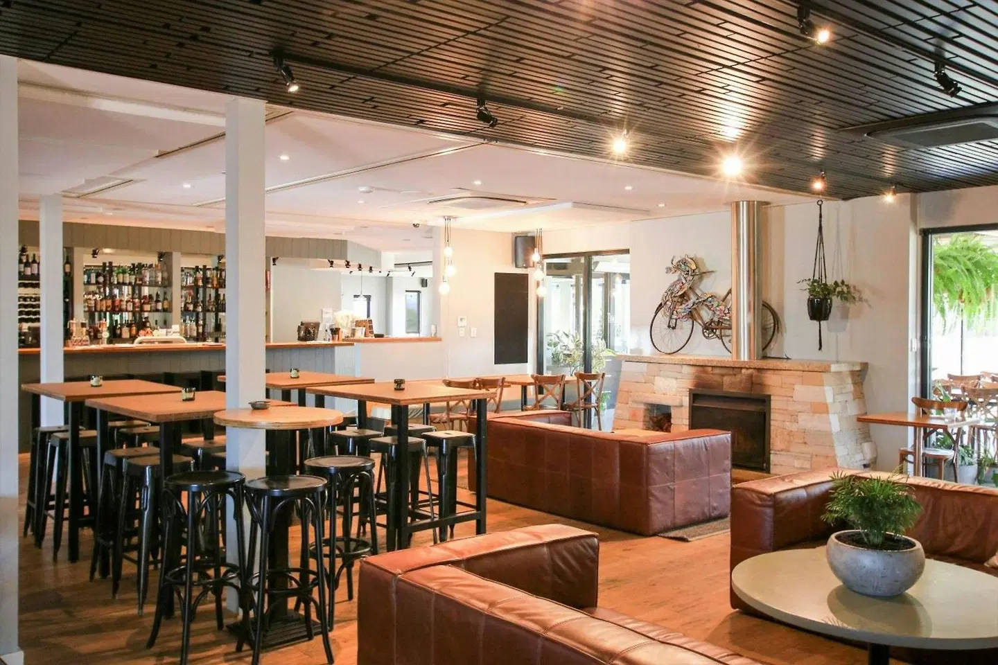 Margarets Beach Resort Bar