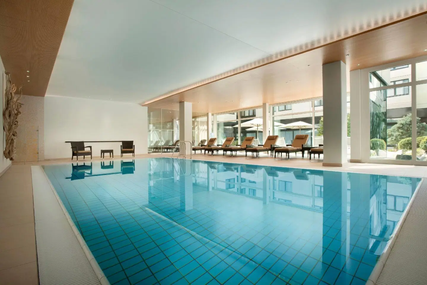 Ramada Nürnberg Parkhotel Hallenbad