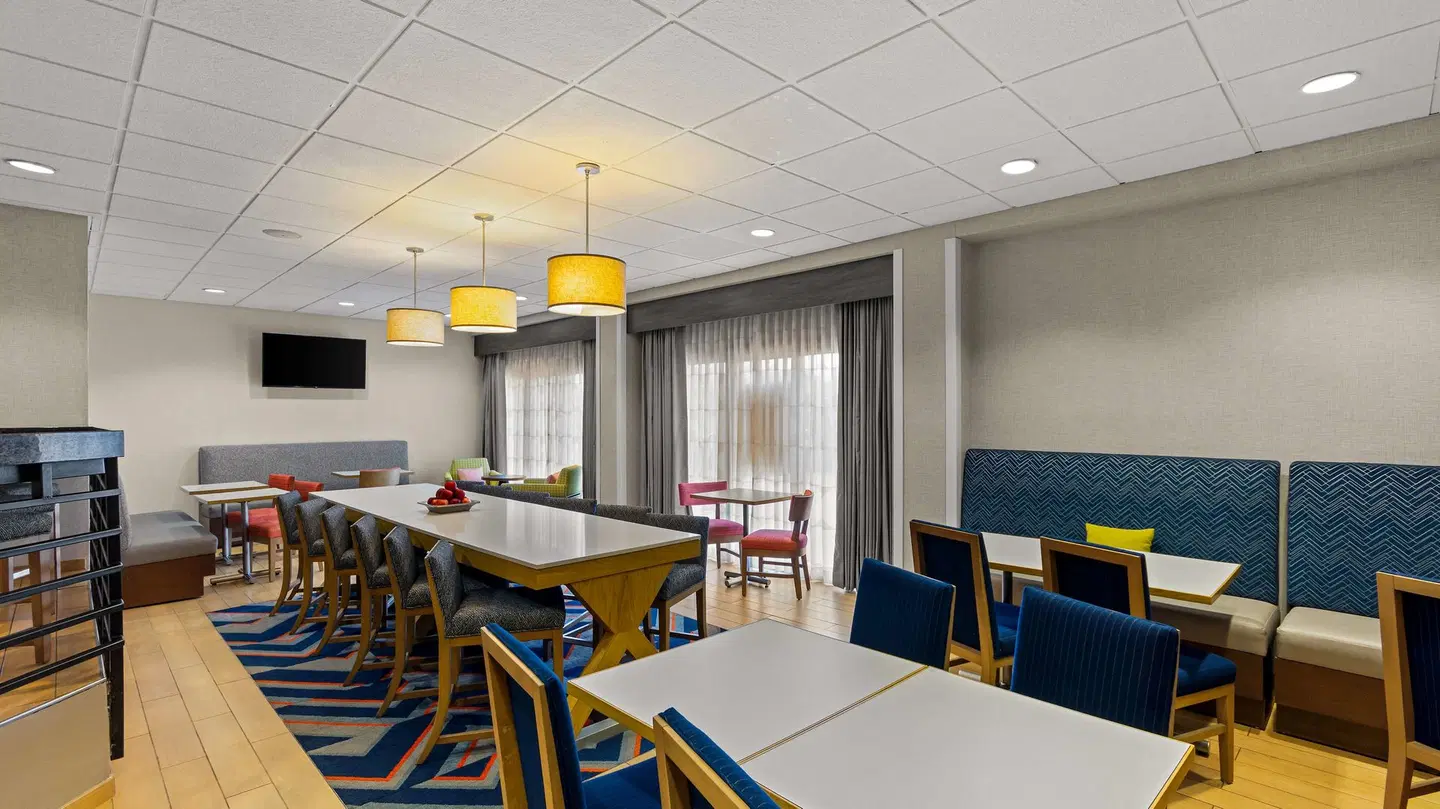 Hampton Inn Bloomington ROOM_EXAMPLE