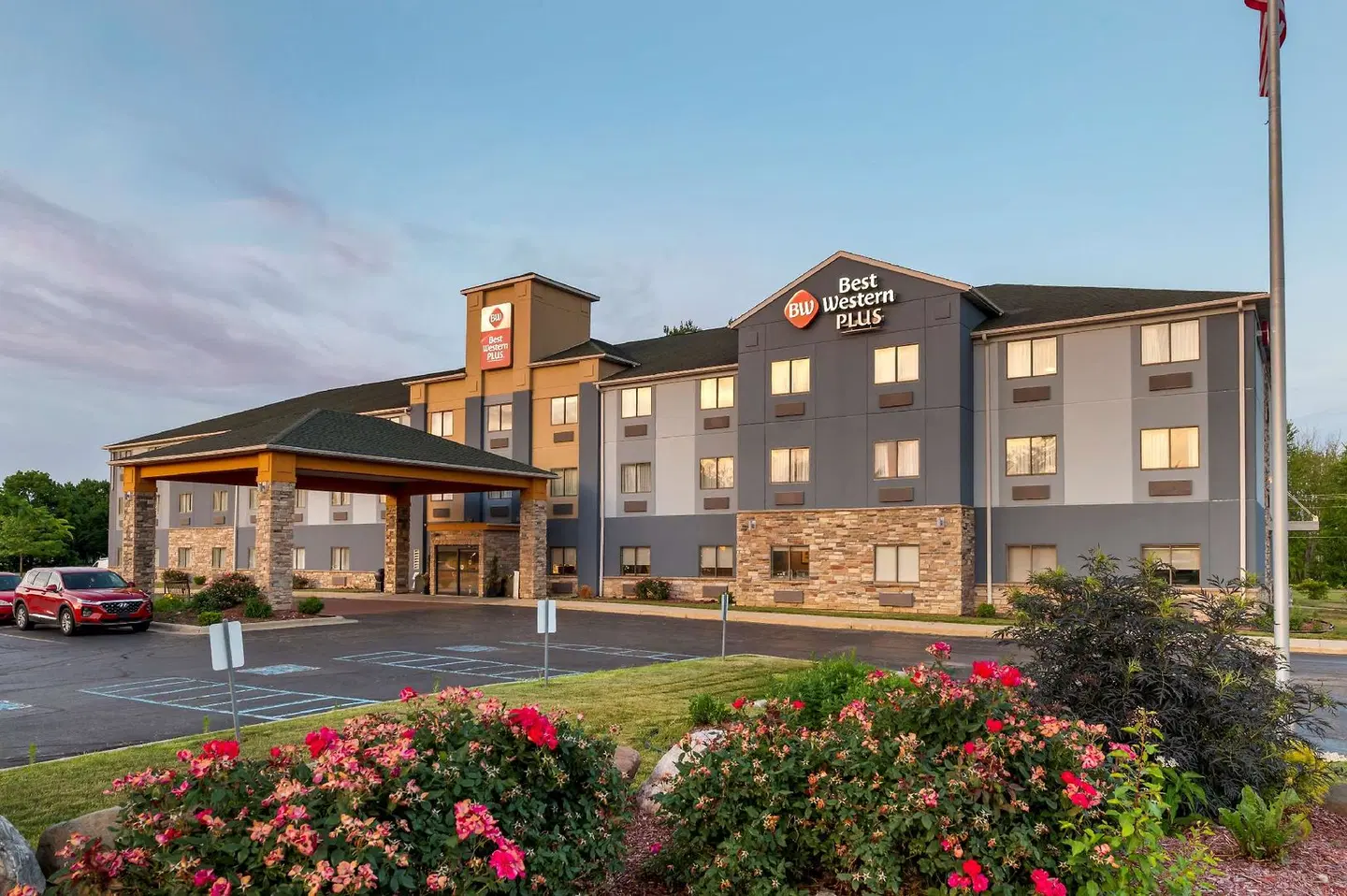 Best Western Plus Warsaw EXTERIOR