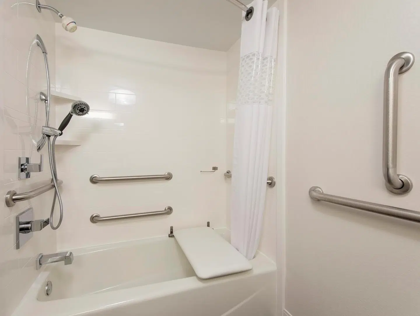 Hampton Inn Seymour Badezimmer