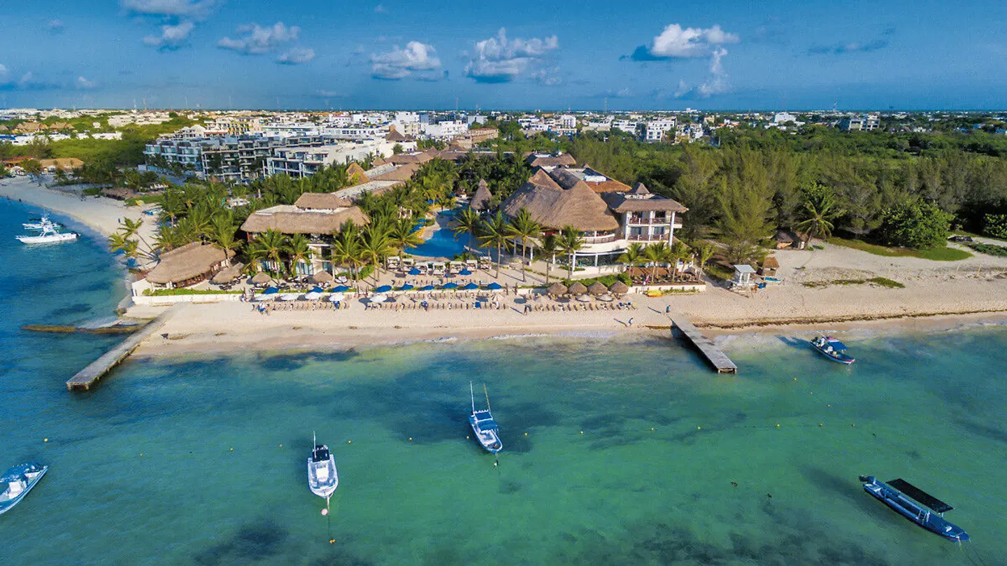 The Reef Coco Beach EXTERIOR
