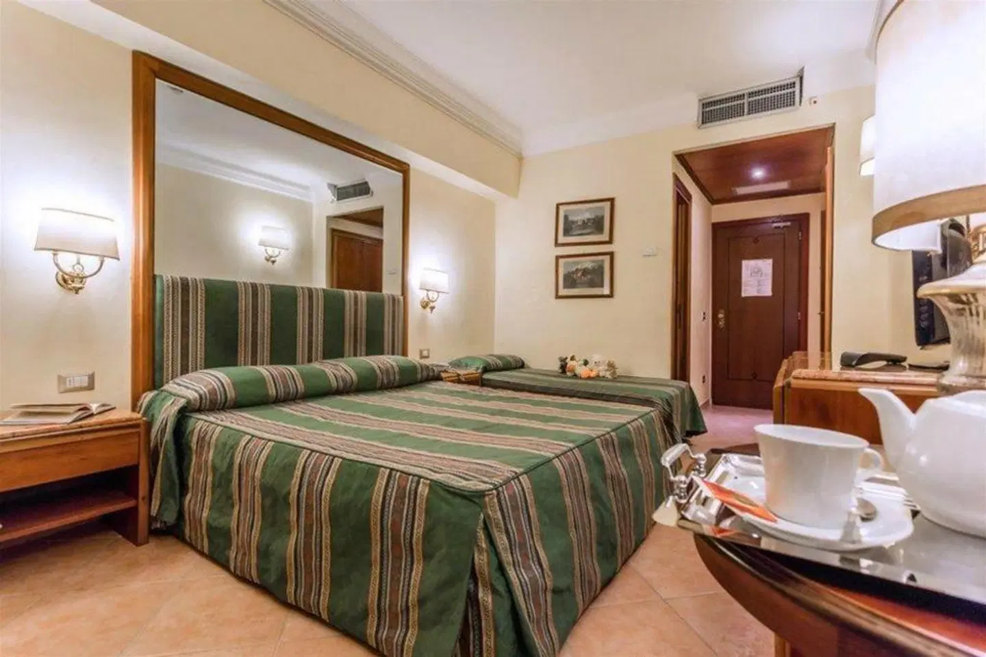 Siracusa ROOM_EXAMPLE