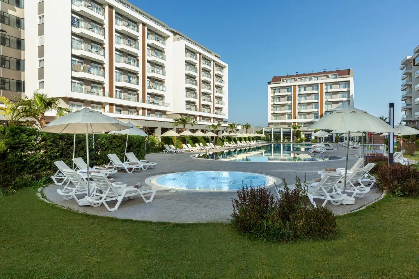 Greenwood Suites Resort OUTDOOR_POOL