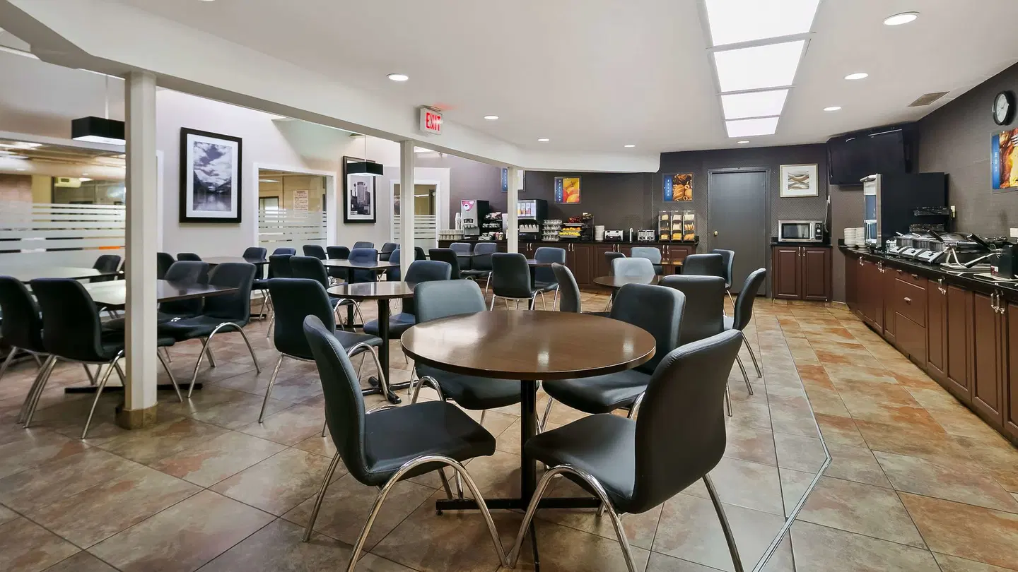 Best Western Airport Inn Bar