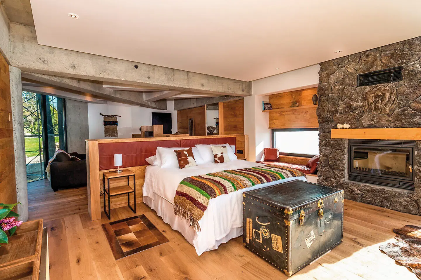AWA ROOM_EXAMPLE