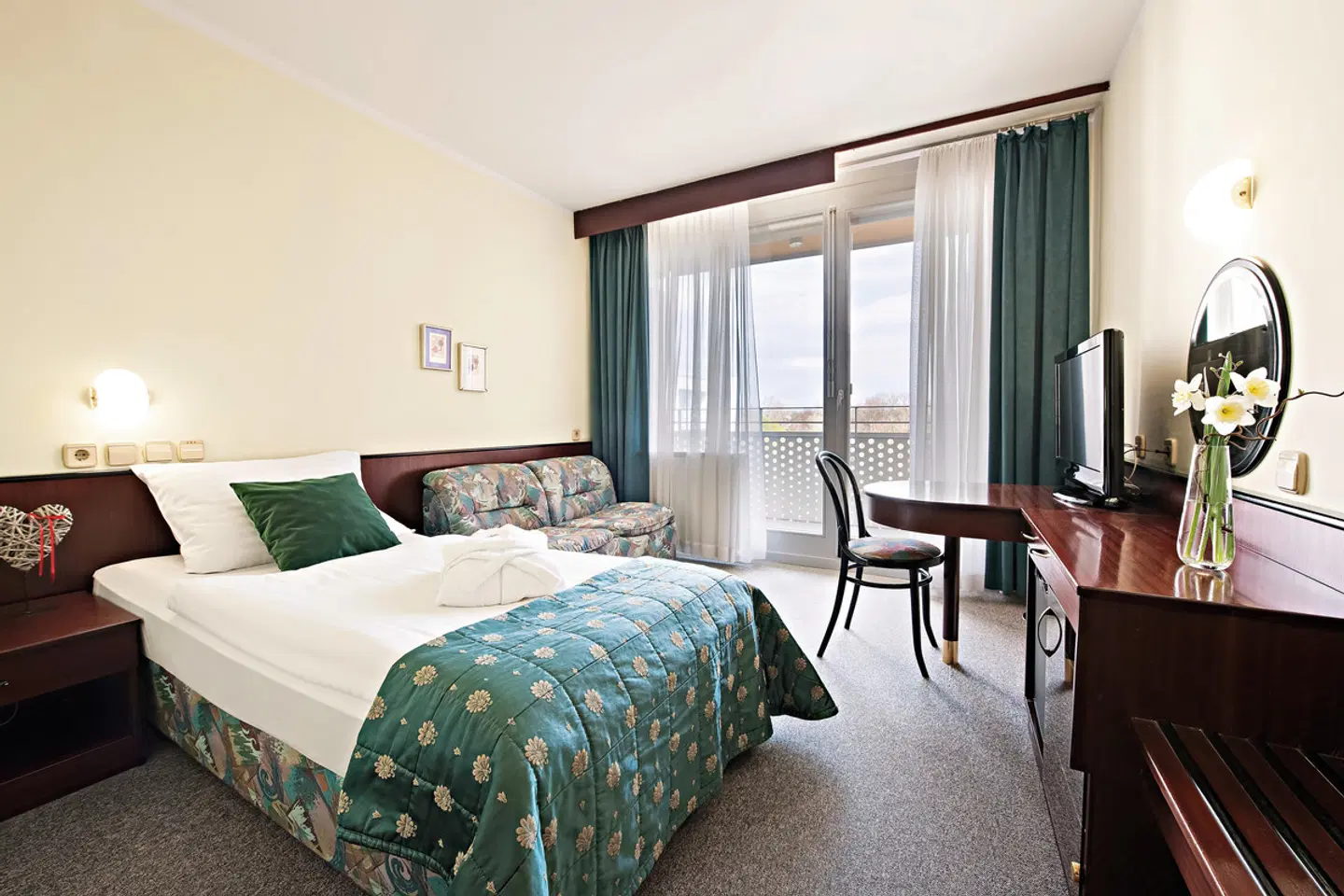Radin ROOM_EXAMPLE