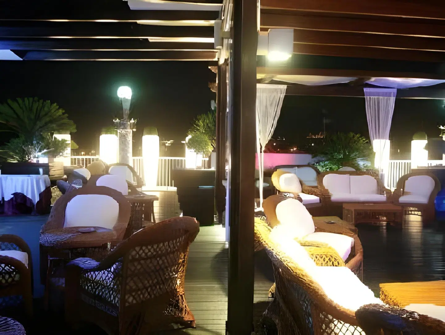 Hotel Ambassador Bar