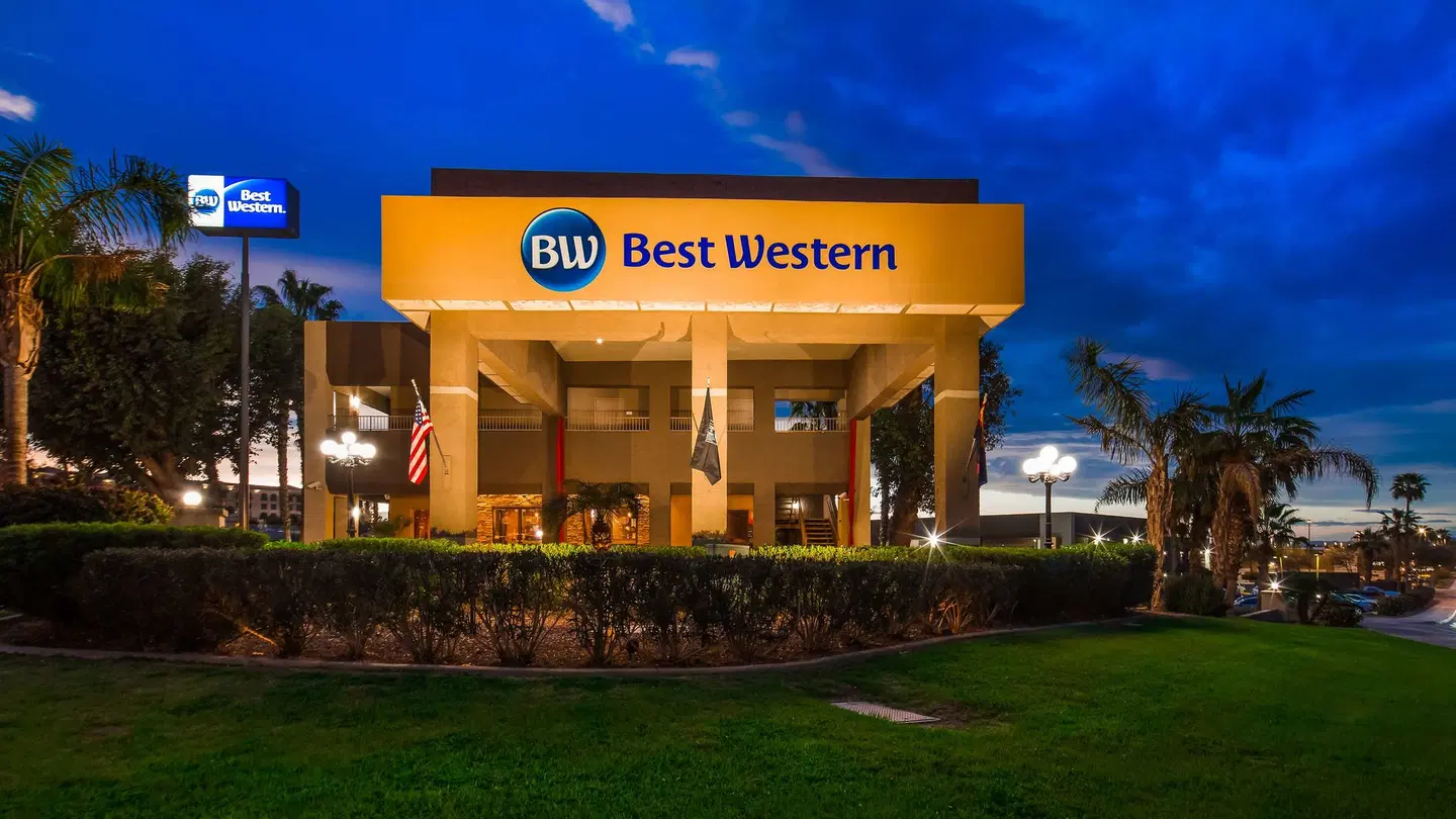Best Western InnSuites Yuma Mall Hotel & Suites EXTERIOR