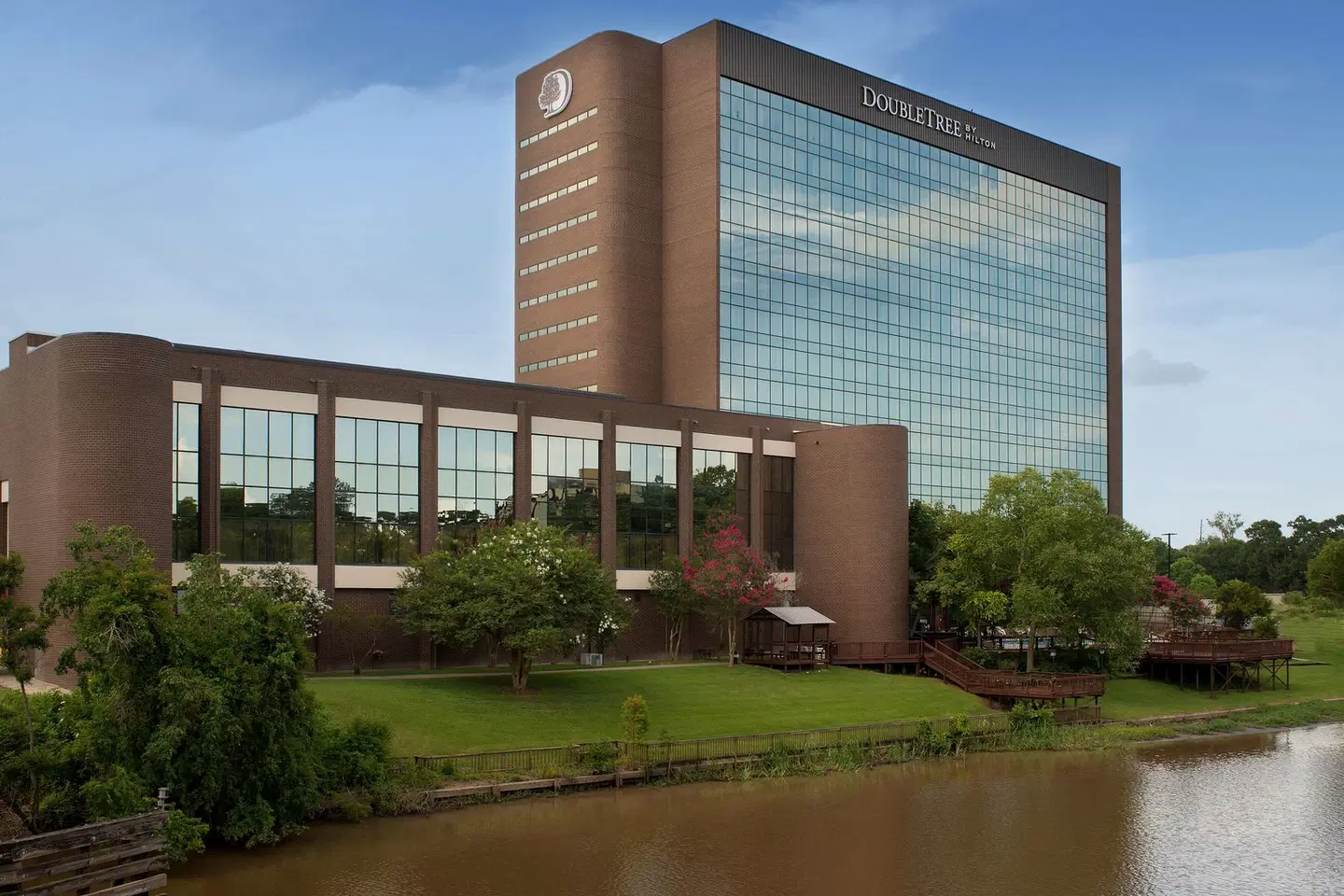 DoubleTree by Hilton Hotel Lafayette EXTERIOR