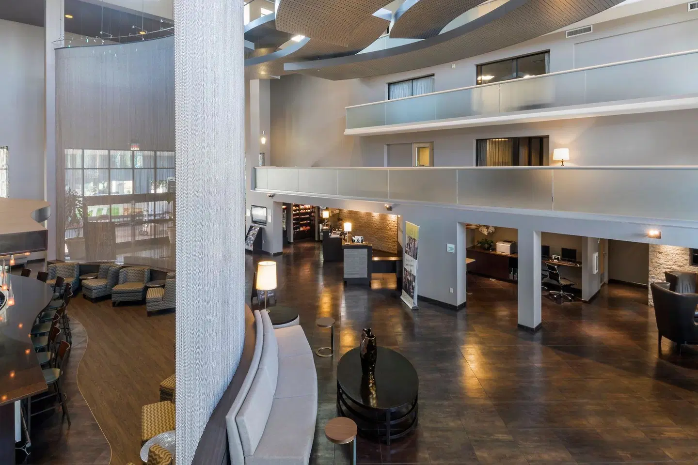 Holiday Inn & Suites Phoenix Airport North ROOM_EXAMPLE