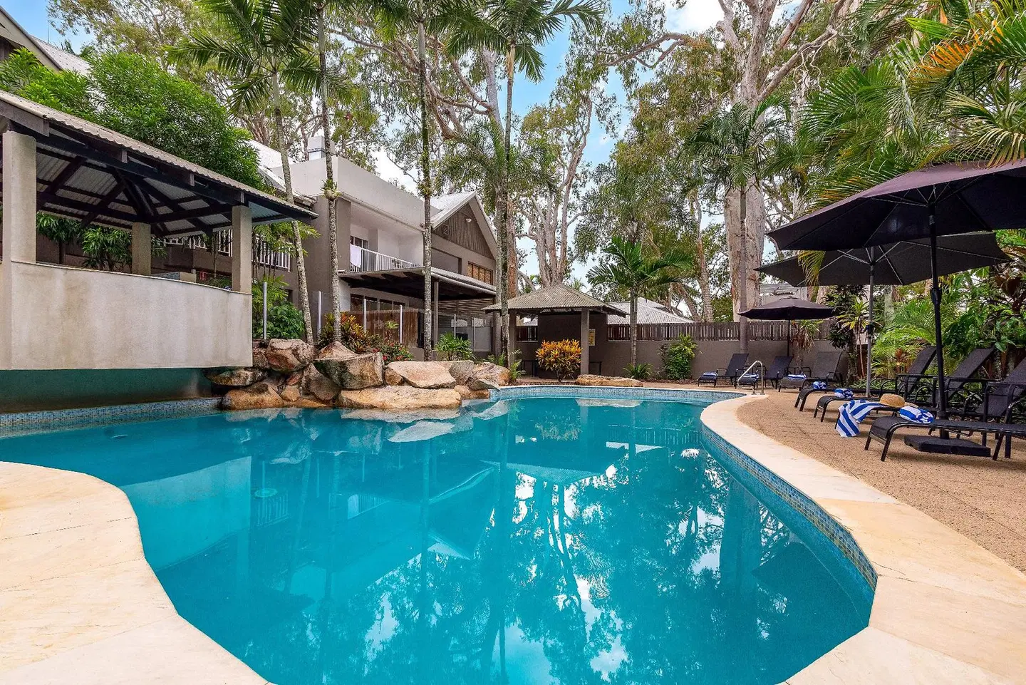 Paradise On The Beach Resort OUTDOOR_POOL