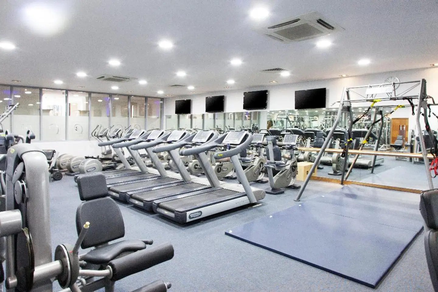 Village Hotel Reading SPORTS_AND_LEISURE