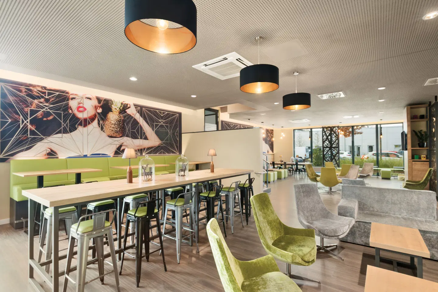 Super 8 by Wyndham Munich City North Bar