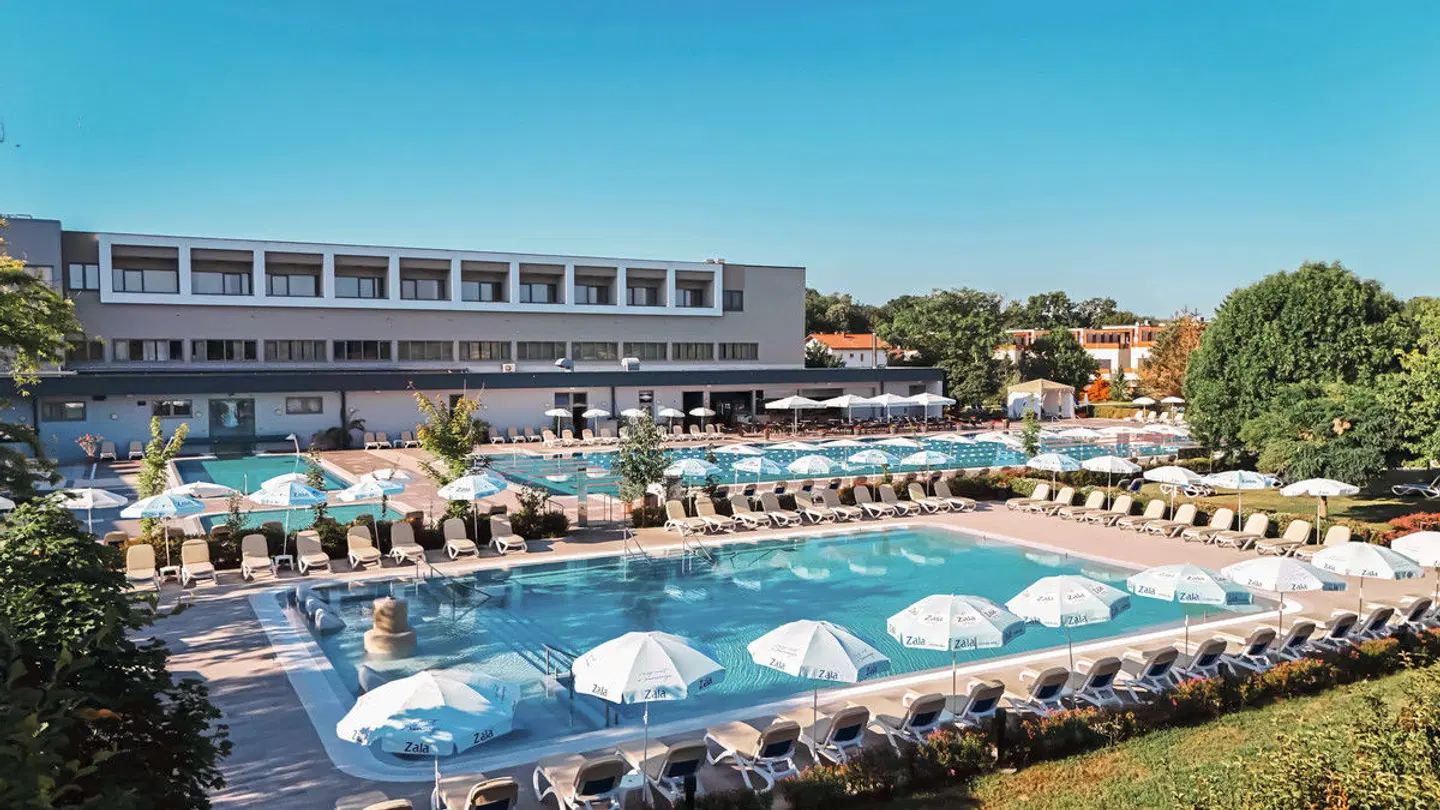 Vivat OUTDOOR_POOL
