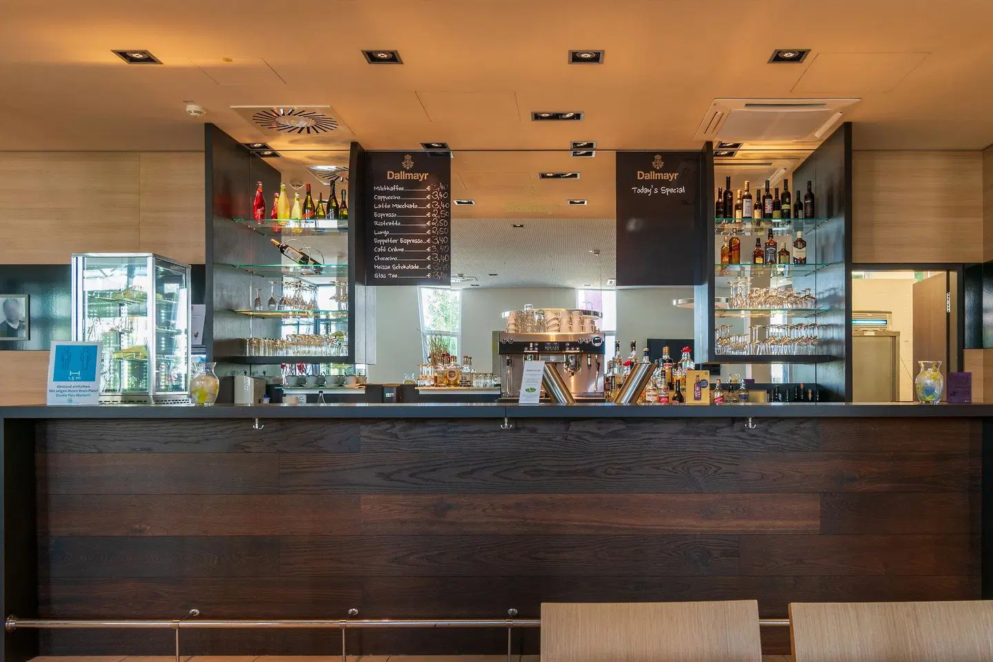 Star Inn Premium Domagkstrasse Bar