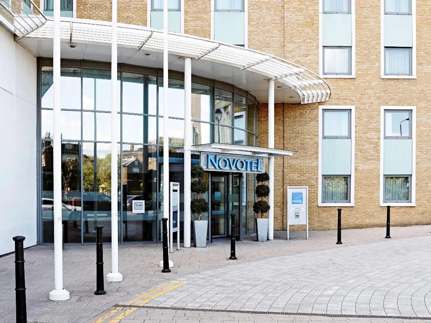 Novotel London Greenwich Hotel EXTERIOR