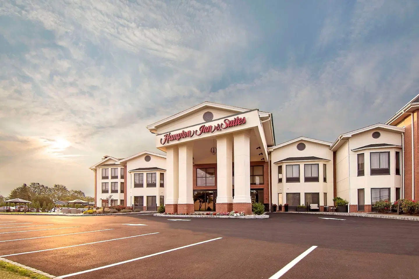 Hampton Inn & Suites Fairfield EXTERIOR