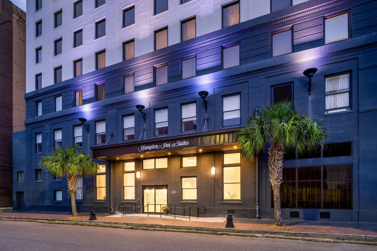 Hampton Inn & Suites New Orleans Canal St. French Quarter EXTERIOR