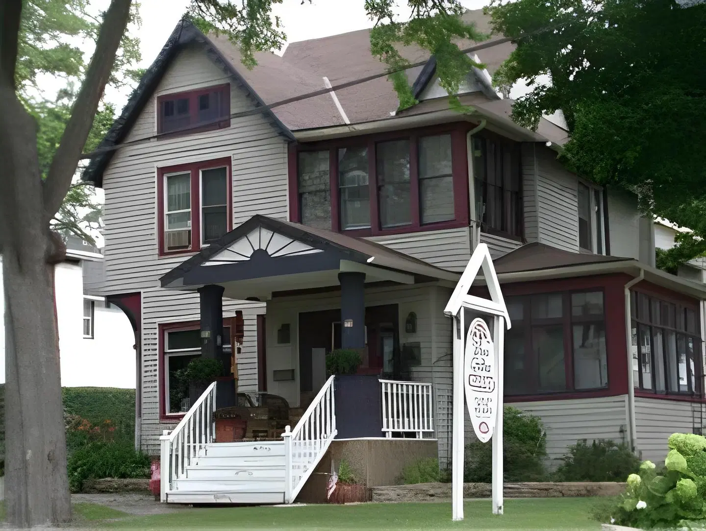 Blue Gables Bed and Breakfast EXTERIOR