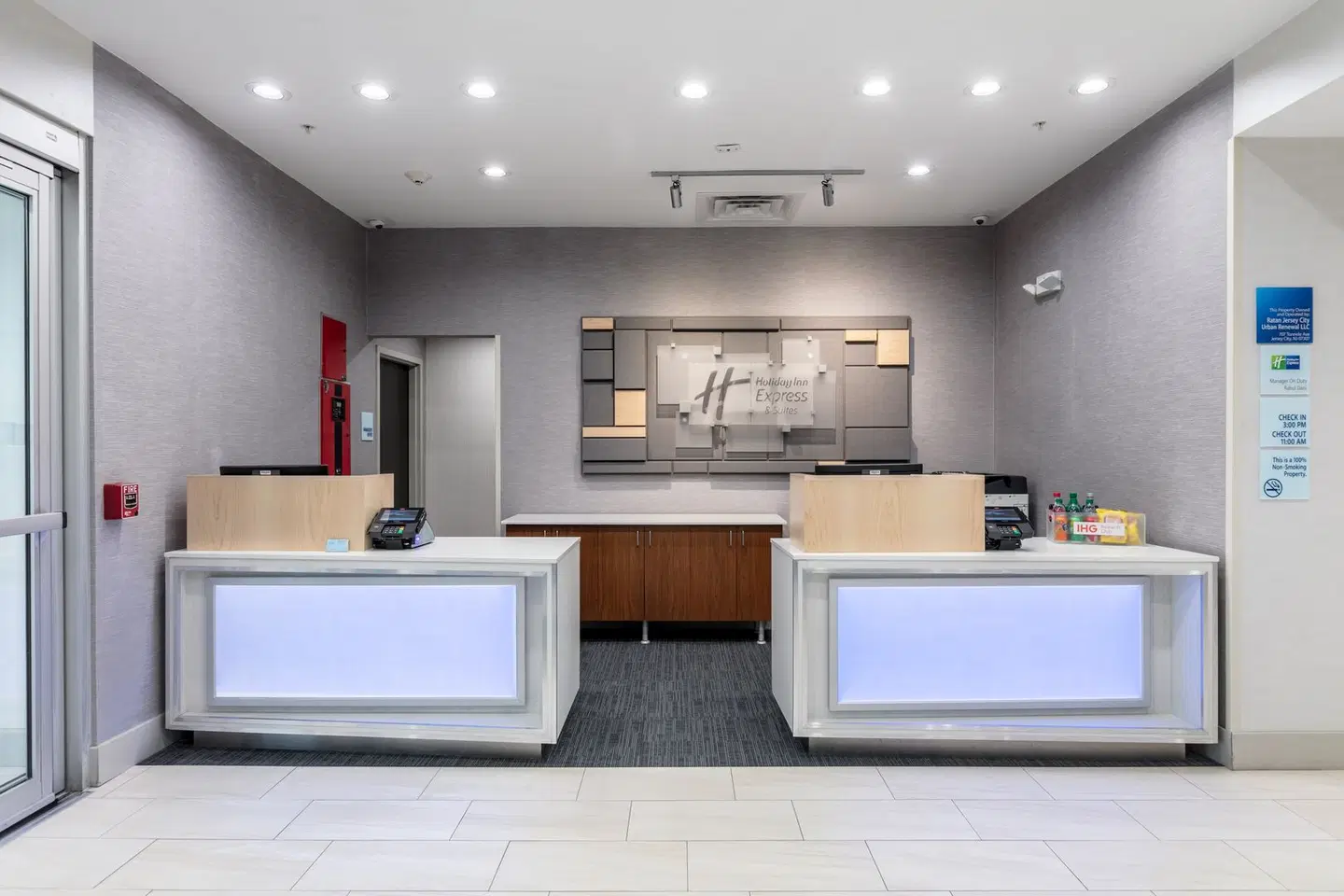 Holiday Inn Express & Suites Jersey City North - Hoboken by IHG LOUNGE_LOBBY