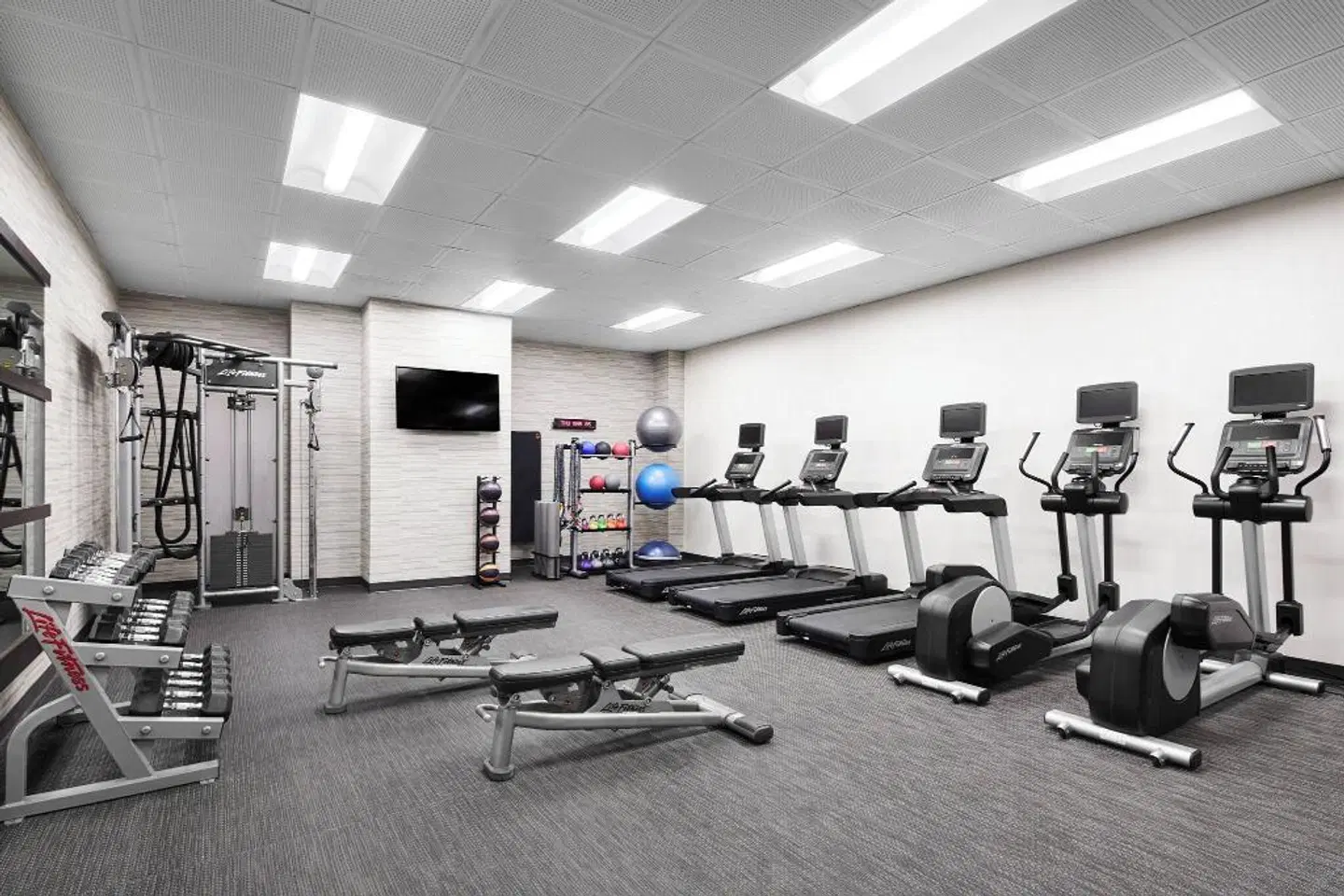 Courtyard by Marriott Newark Downtown SPORTS_AND_LEISURE