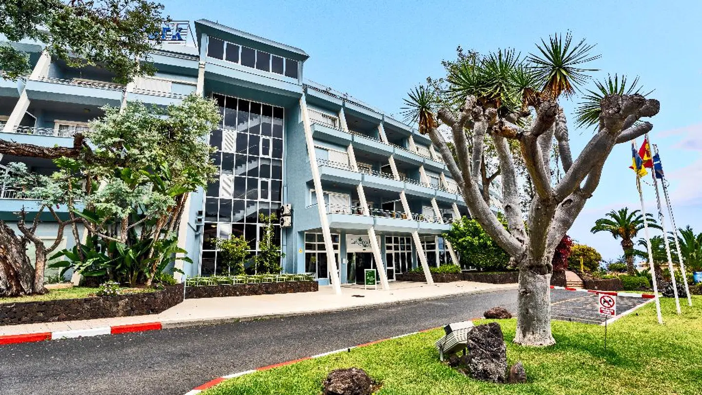 Coral La Quinta Park Suites EXTERIOR