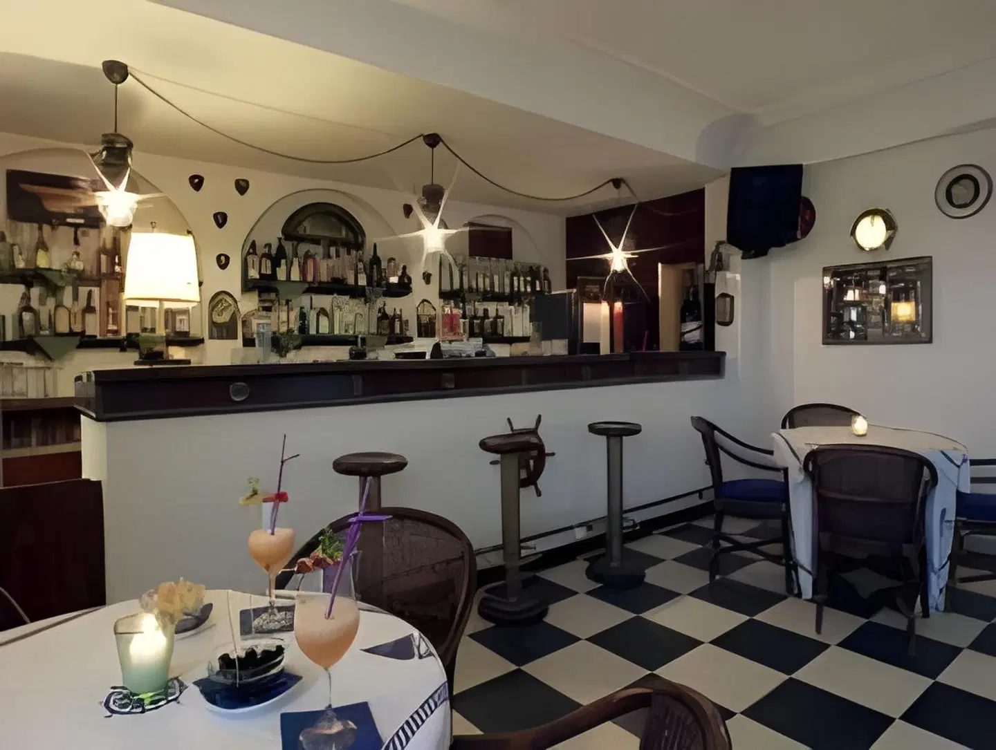 Antares Bar