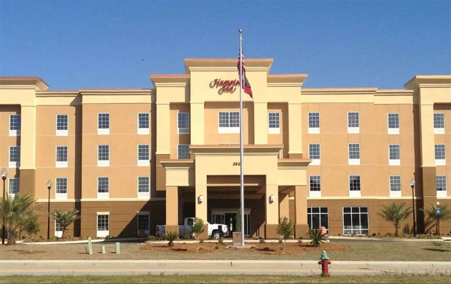 Hampton Inn Elko EXTERIOR