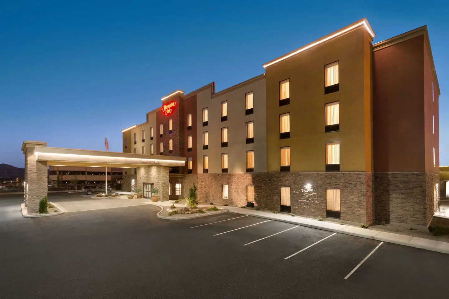 Hampton Inn Elko EXTERIOR