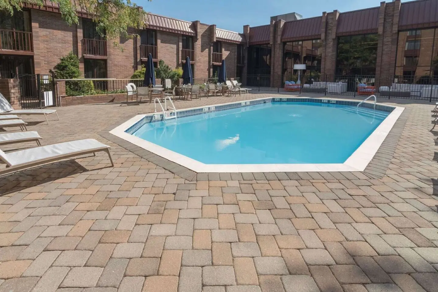 Hampton Inn Parsippany OUTDOOR_POOL