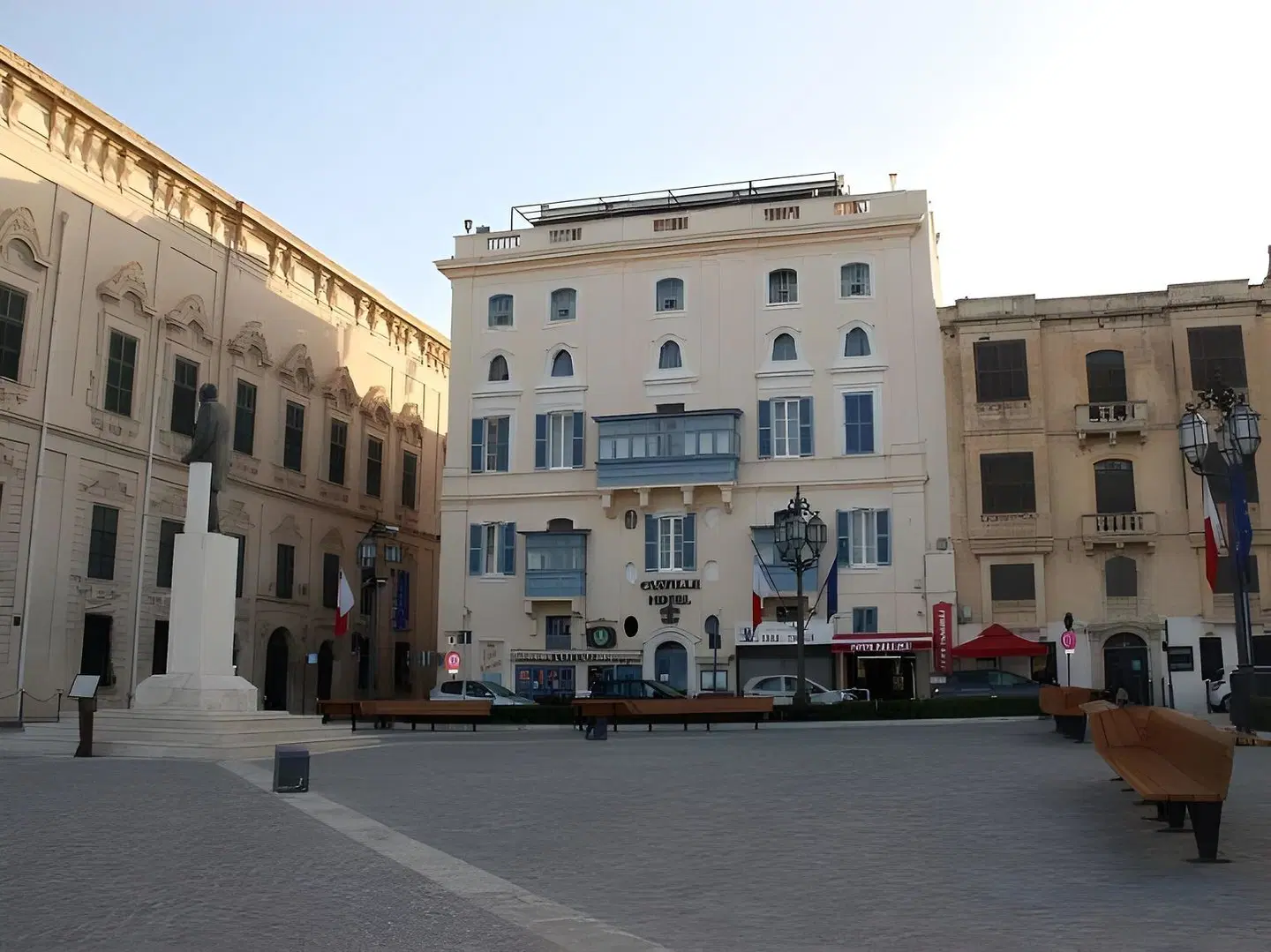 Castille Hotel EXTERIOR