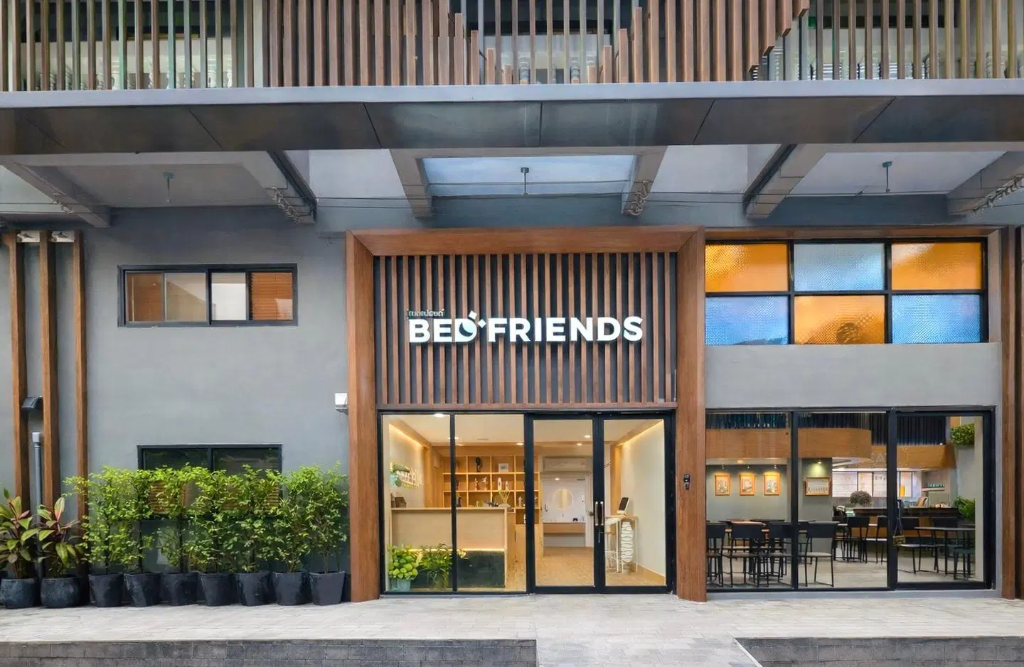 BED-FRIENDS POSHTEL EXTERIOR