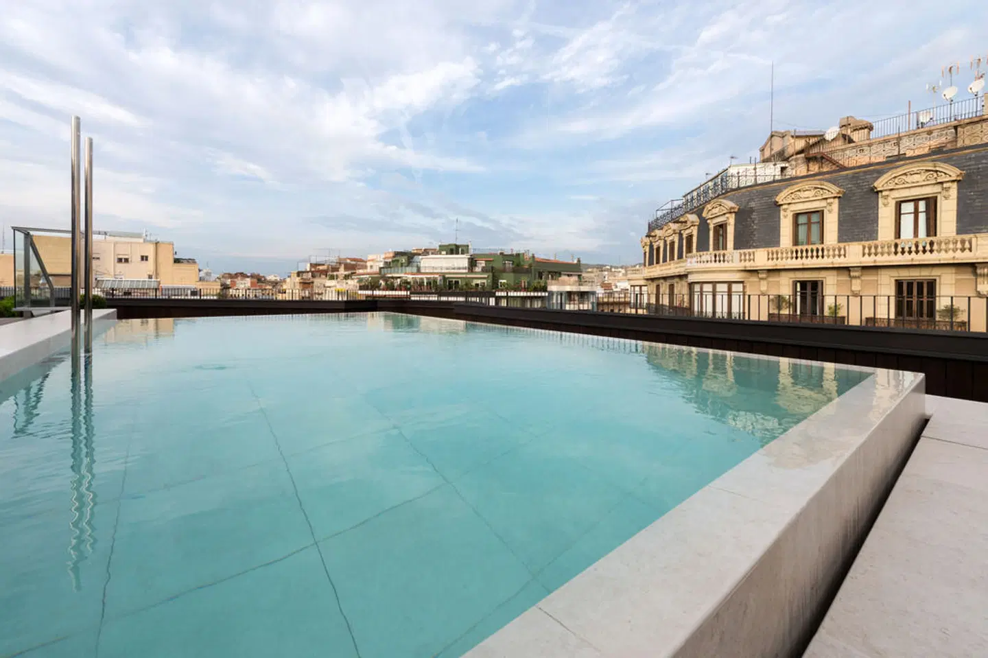 The Corner Hotel OUTDOOR_POOL