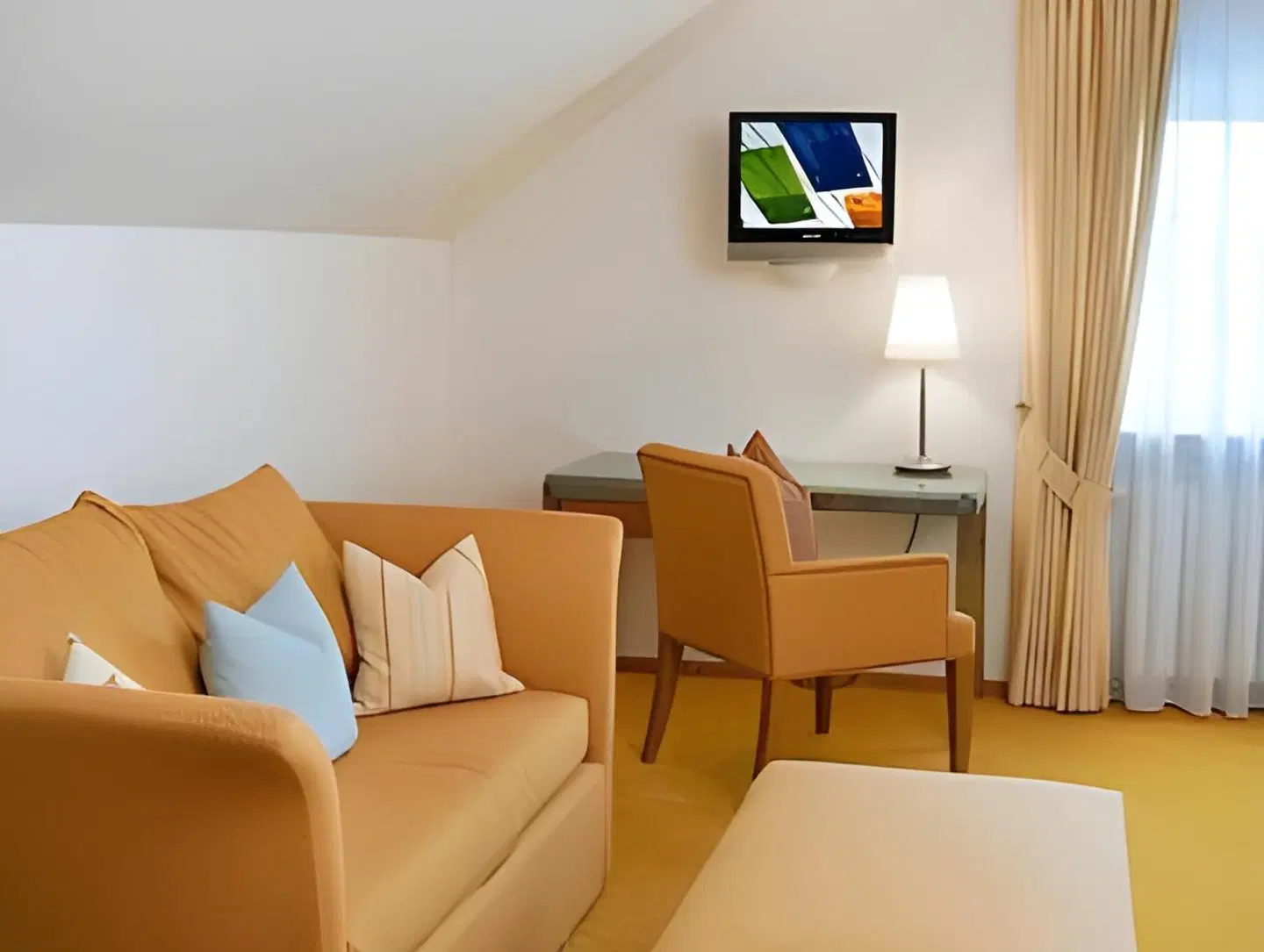 Maien ROOM_EXAMPLE