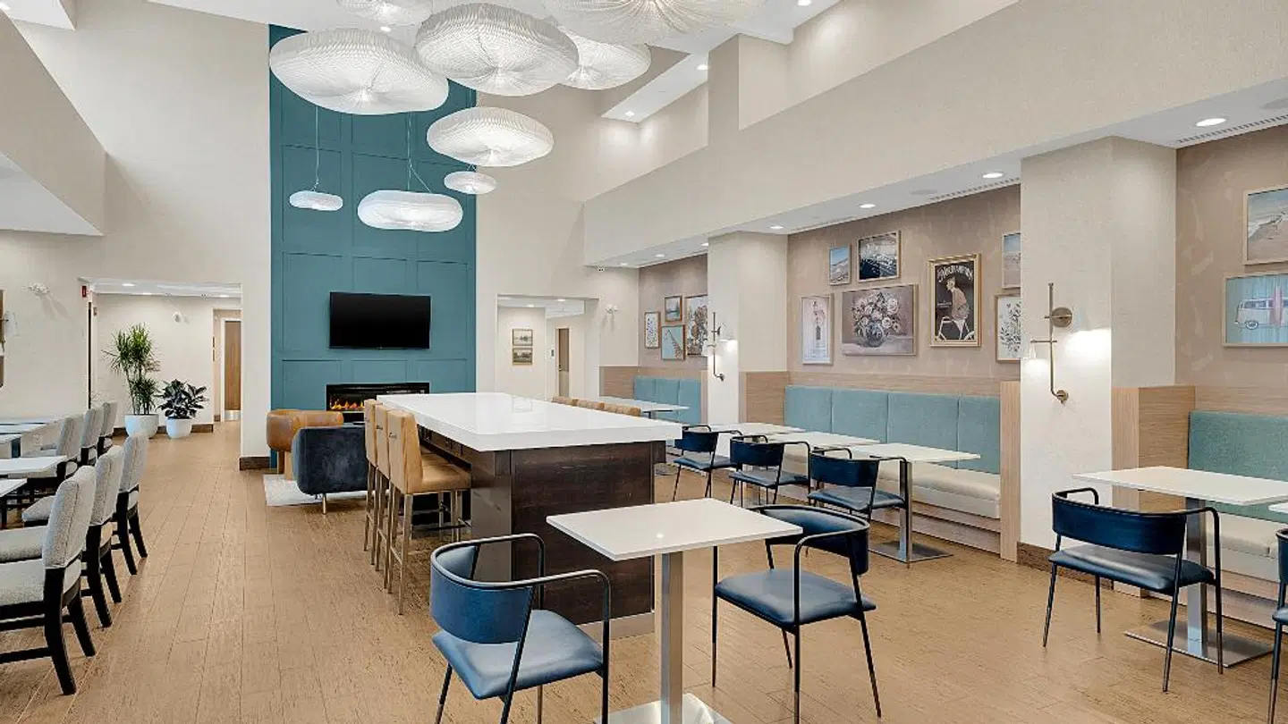 Hampton Inn & Suites by Hilton Toronto Markham Bar