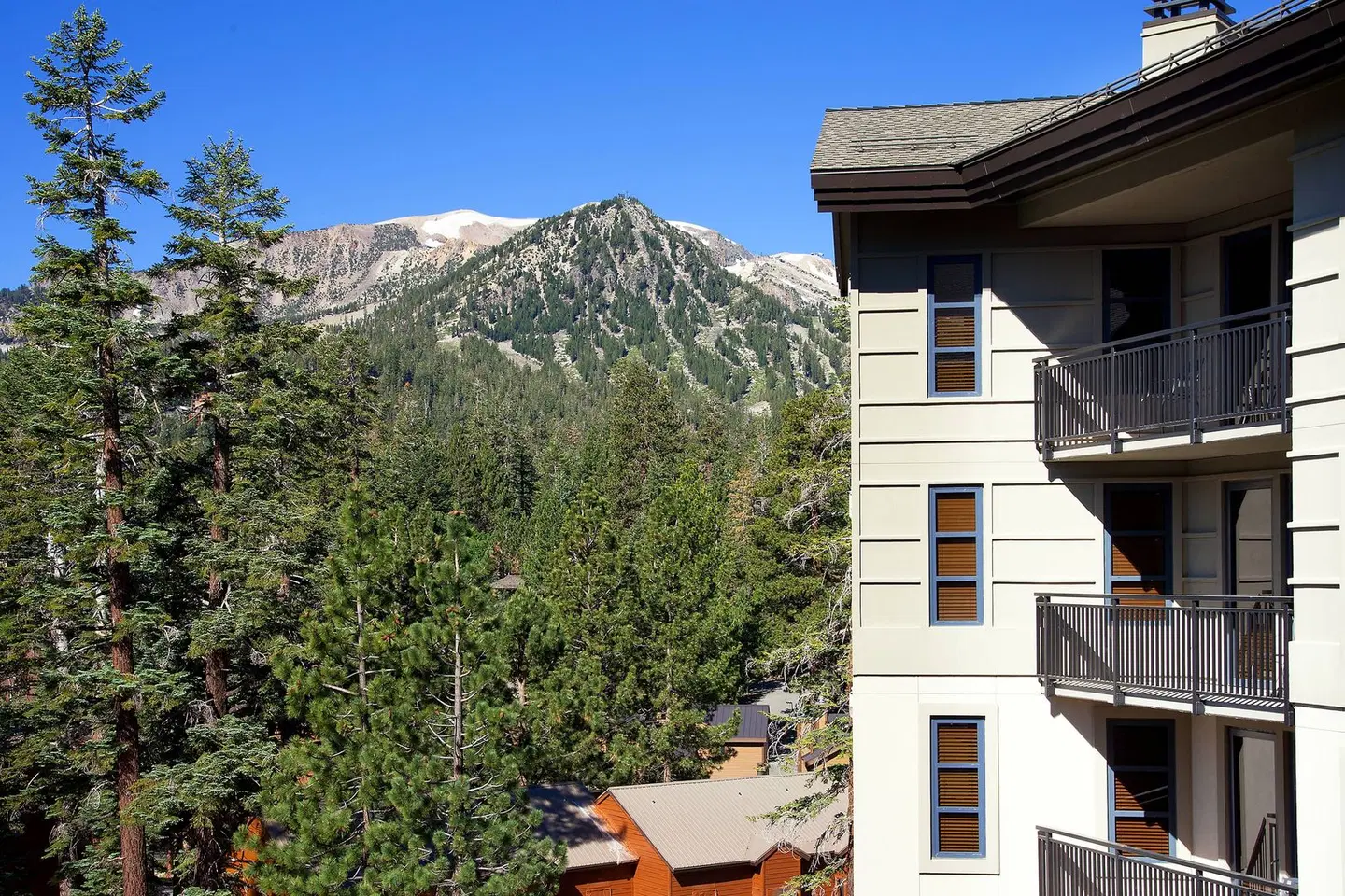 The Westin Monache Resort, Mammoth Terrasse