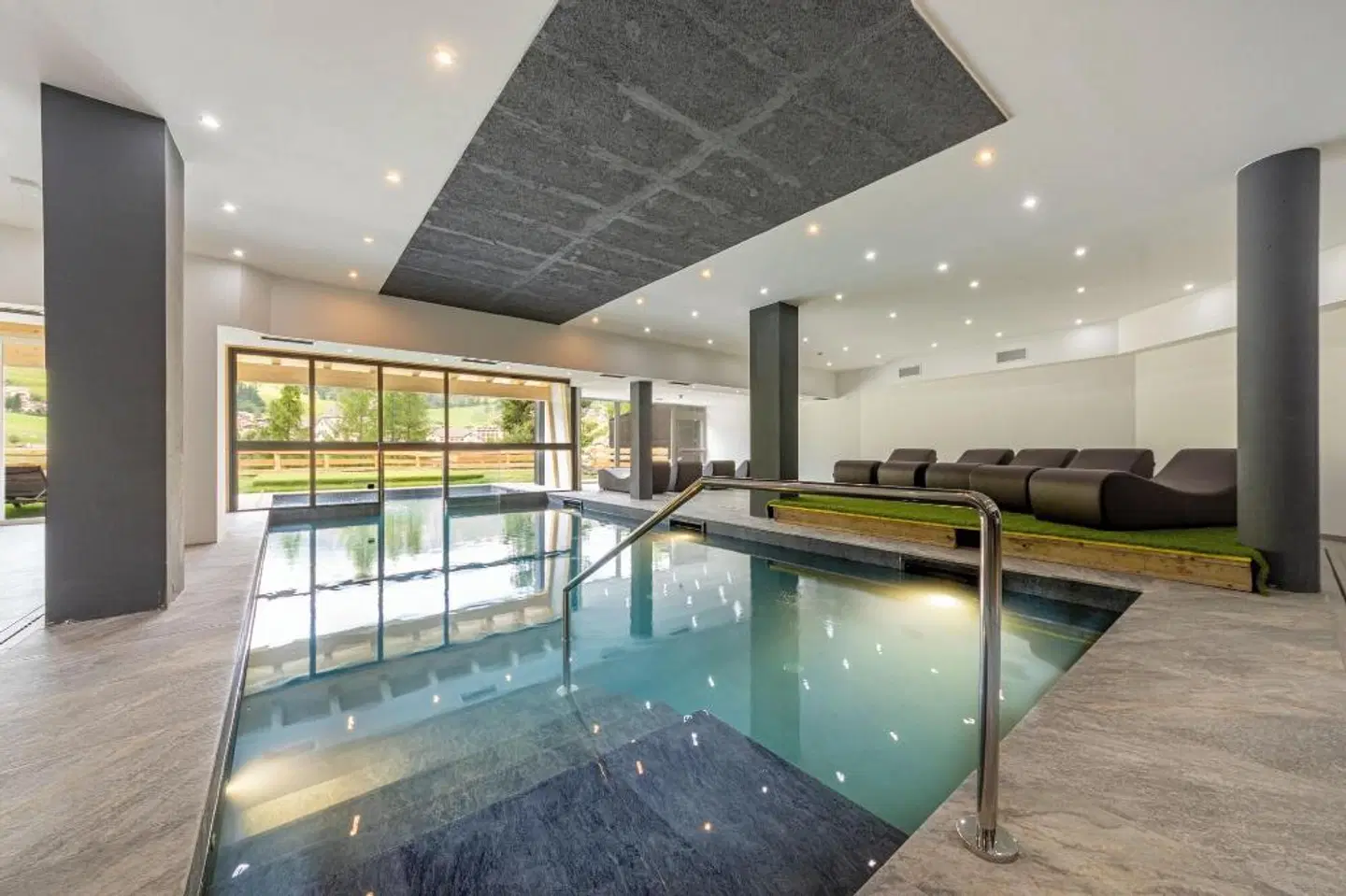 Alm Hotel Hallenbad