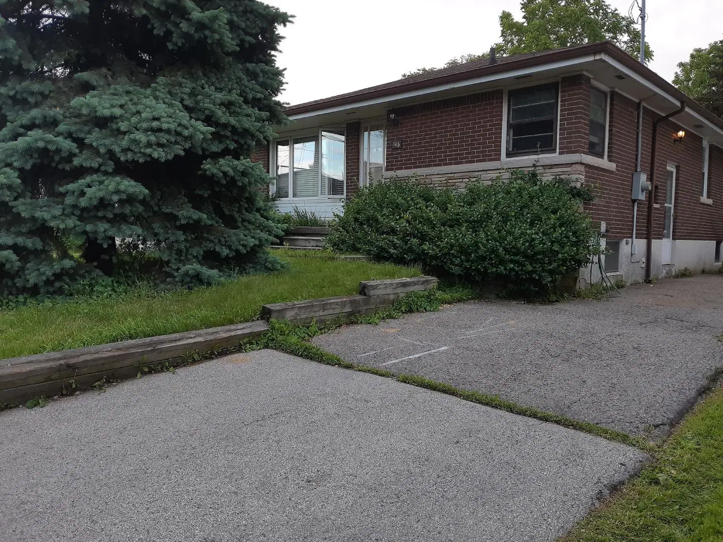McMaster Accommodations EXTERIOR