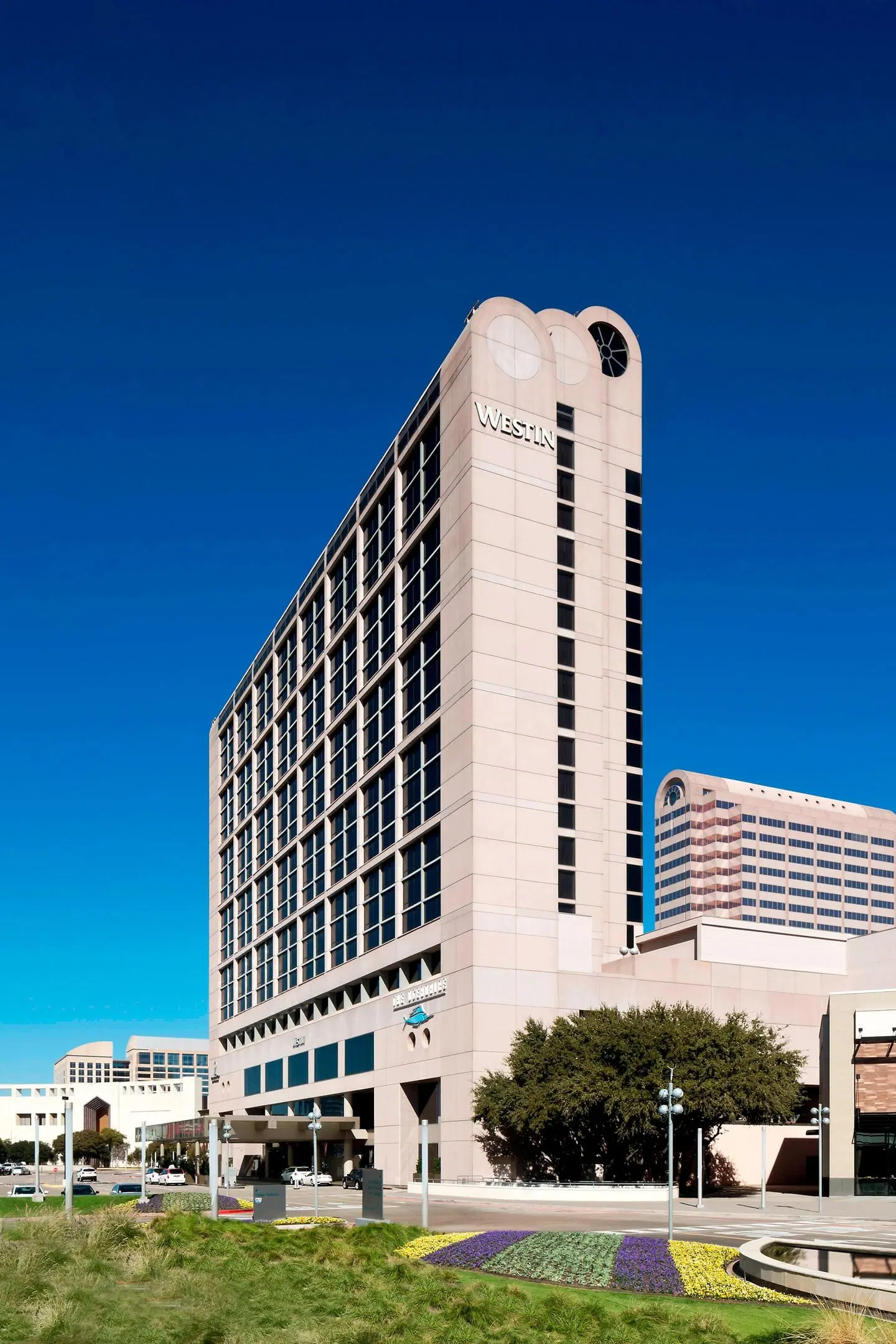 The Westin Galleria Dallas EXTERIOR