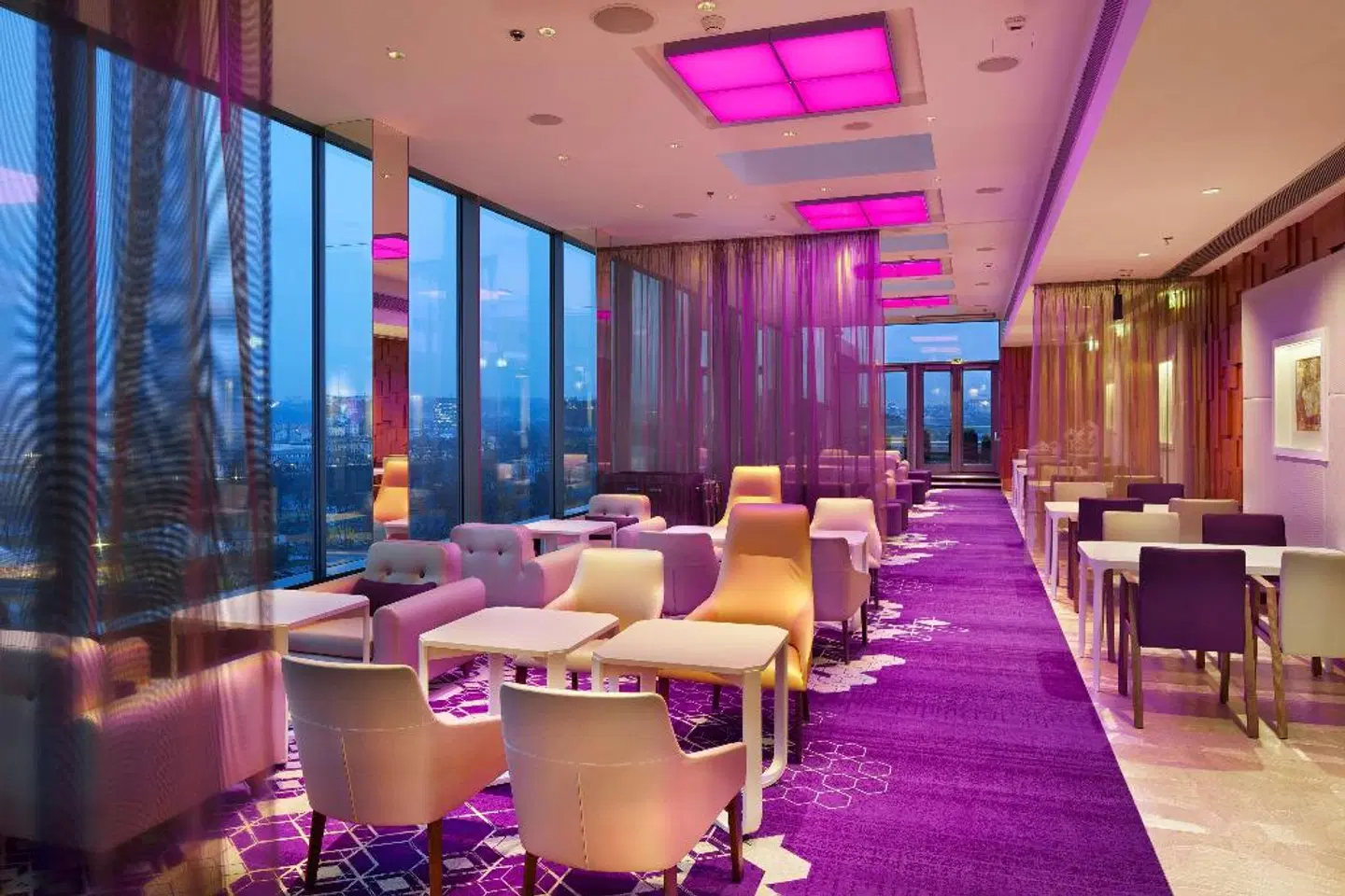 Hilton Prague Bar