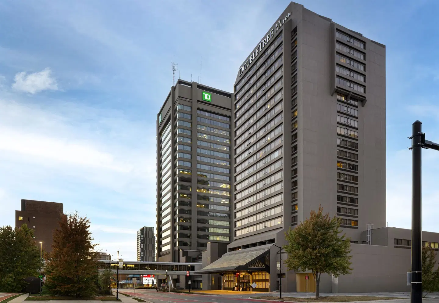 DoubleTree by Hilton Hotel London Ontario EXTERIOR