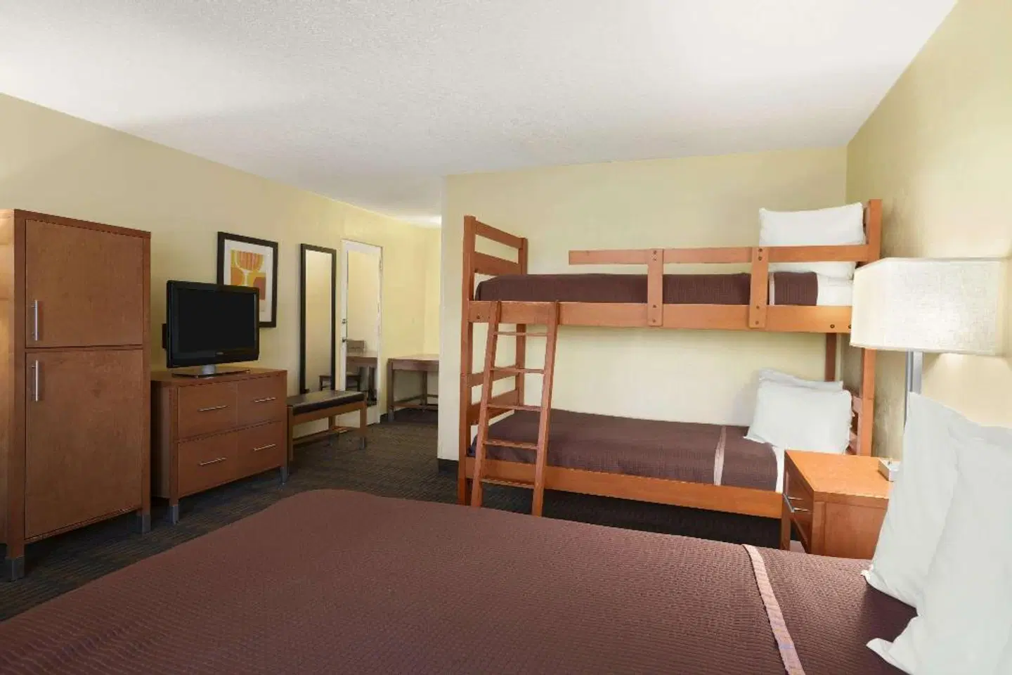 Howard Johnson by Wyndham San Diego Sea World ROOM_EXAMPLE