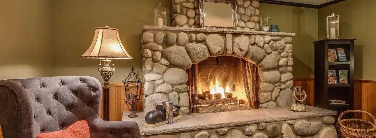 The Wild Iris Inn Bar