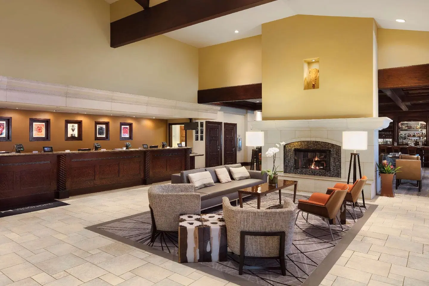 DoubleTree by Hilton Ontario Airport LOUNGE_LOBBY