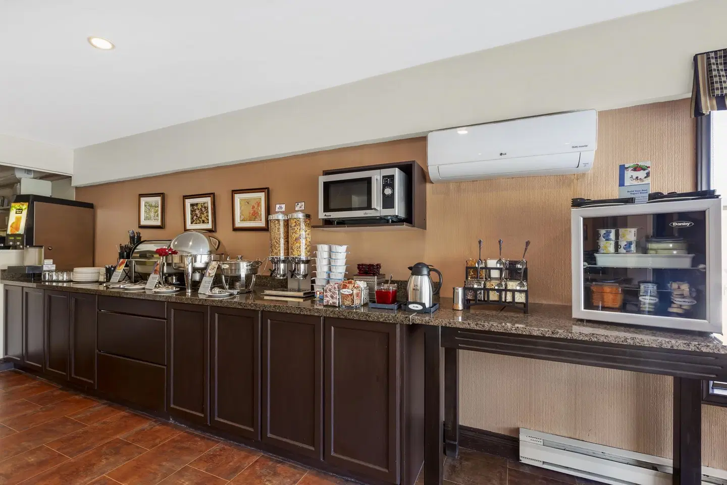 Best Western Plus Otonabee Inn Bar